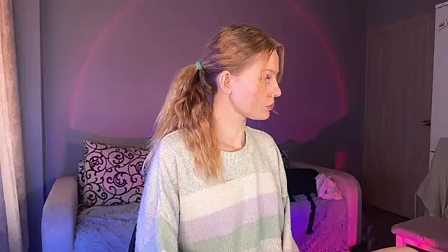 Snapshot of Chanel_Gill chatting on 09-29-25, 06:51 Chanel Gill online show from 09-29-25, 06:51