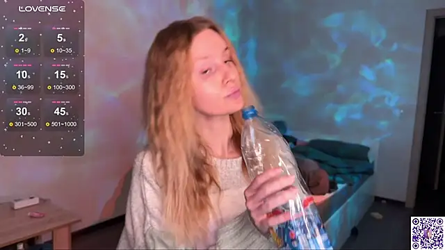 Snapshot of Chanel_Gill chatting on 10-03-25, 08:39 Chanel Gill online show from 10-03-25, 08:39