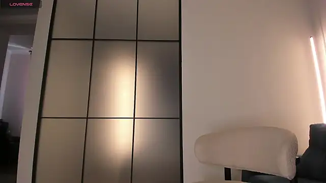 Lunaonekiss online show from 11-03-25, 08:04