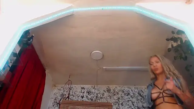 hornytsblonde online show from 01-21-25, 02:26