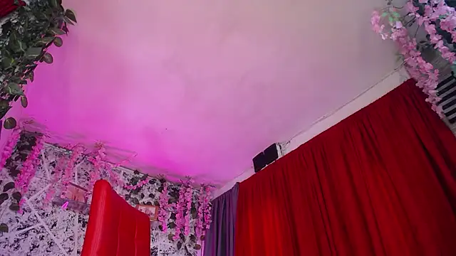 Snapshot of hornytsblonde chatting on 06-03-26, 02:33 hornytsblonde online show from 06-03-26, 02:33