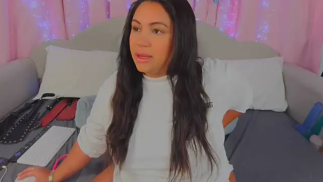 MeghanXO online show from 02-17-25, 01:21