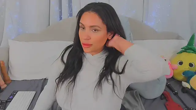 MeghanXO online show from 05-15-26, 01:45