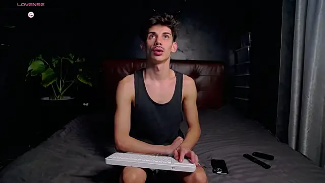 DanielCrush1 online show from 11-05-25, 10:59