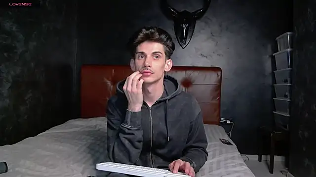 DanielCrush1 online show from 04-30-26, 08:57