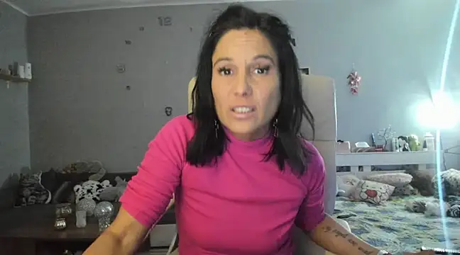 Snapshot of Orchideaxx chatting on 01-17-25, 10:45 Orchideaxx online show from 01-17-25, 10:45