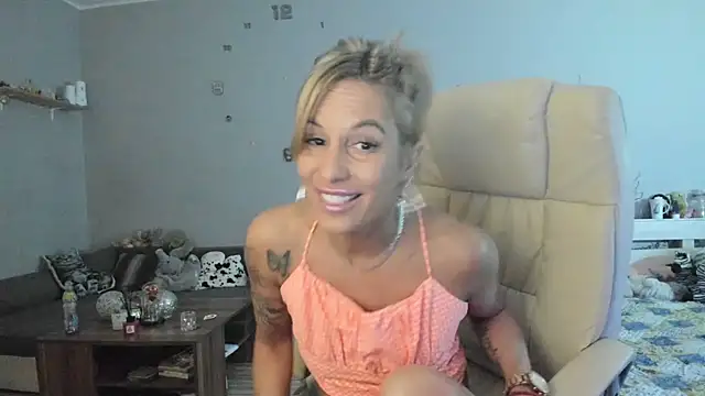 Snapshot of Orchideaxx chatting on 03-02-25, 01:58 Orchideaxx online show from 03-02-25, 01:58