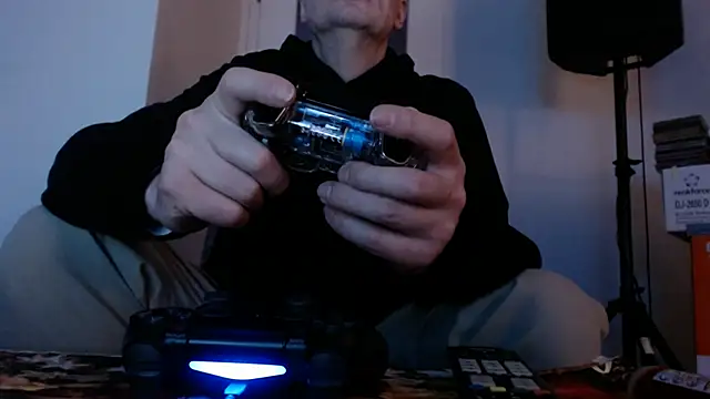 Snapshot of Cordt27 chatting on 05-04-26, 07:54 Cordt27 online show from 05-04-26, 07:54