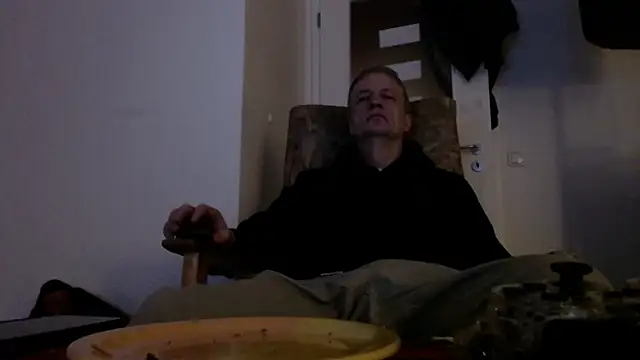 Snapshot of Cordt27 chatting on 05-06-26, 07:52 Cordt27 online show from 05-06-26, 07:52