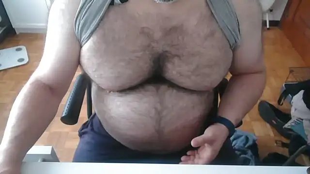 mikeyhotbear online show from 05-24-26, 06:18