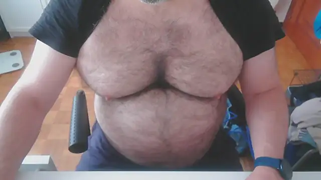 mikeyhotbear online show from 05-25-26, 05:46