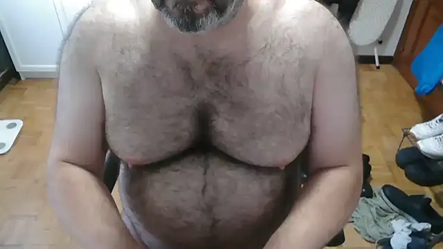 Snapshot of mikeyhotbear chatting on 07-05-26, 05:58 mikeyhotbear online show from 07-05-26, 05:58