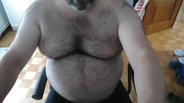 Snapshot of mikeyhotbear chatting on 07-11-26, 09:45 mikeyhotbear online show from 07-11-26, 09:45