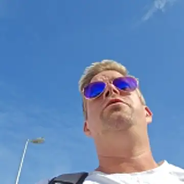 Trucker Hunter online show from 10-27-25, 04:00