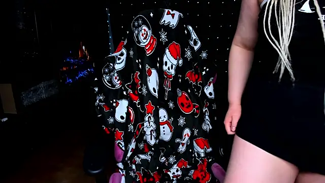 Snapshot of YourDyingBride chatting on 01-27-25, 06:41 YourDyingBride online show from 01-27-25, 06:41