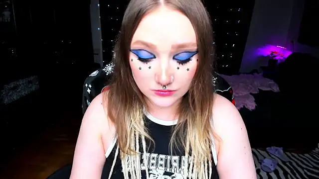 Snapshot of YourDyingBride chatting on 02-08-25, 02:15 YourDyingBride online show from 02-08-25, 02:15