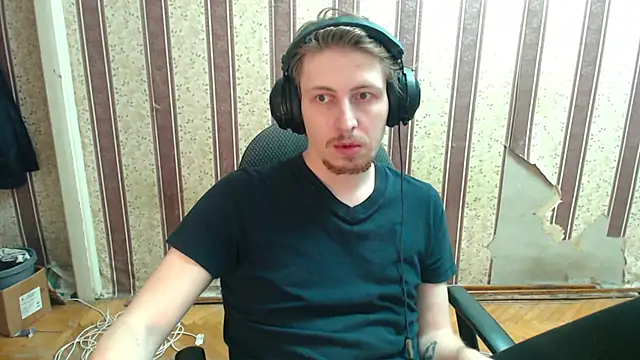 darienlarge online show from 09-18-25, 04:31