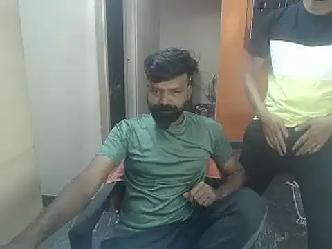 Snapshot of Indiaguy4u chatting on 02-08-25, 02:27 Indiaguy4u online show from 02-08-25, 02:27