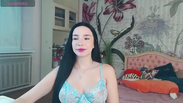 Snapshot of AliciaBow chatting on 12-20-24, 01:22 AliciaBow online show from 12-20-24, 01:22