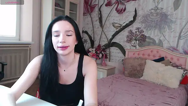 Snapshot of AliciaBow chatting on 09-24-25, 01:03 AliciaBow online show from 09-24-25, 01:03