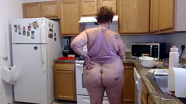 Snapshot of plusizebigbooty chatting on 03-09-25, 04:00 plusizebigbooty online show from 03-09-25, 04:00