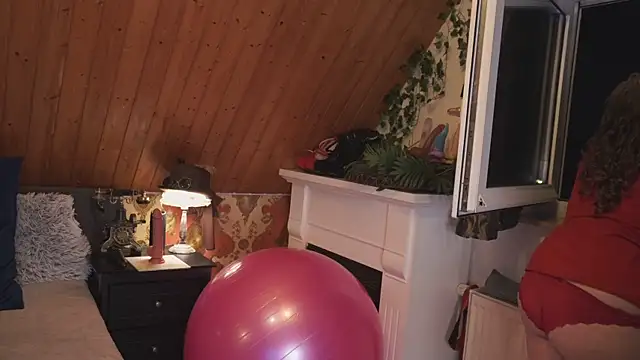 TessaWinter online show from 01-12-26, 06:02