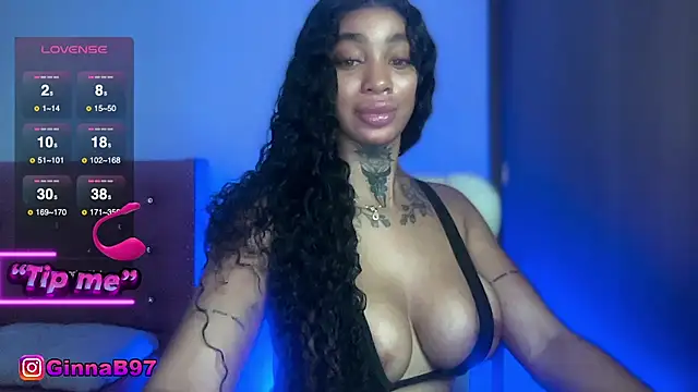 Snapshot of GinnaBolton chatting on 09-28-25, 07:03 GinnaBolton online show from 09-28-25, 07:03