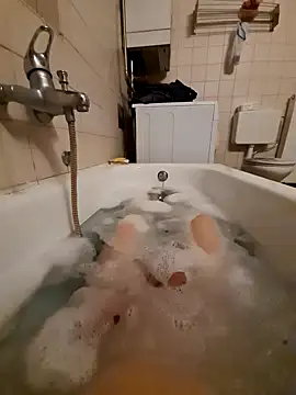 toeloverlive online show from 12-04-24, 06:17