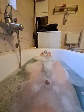 toeloverlive online show from 12-16-24, 08:09