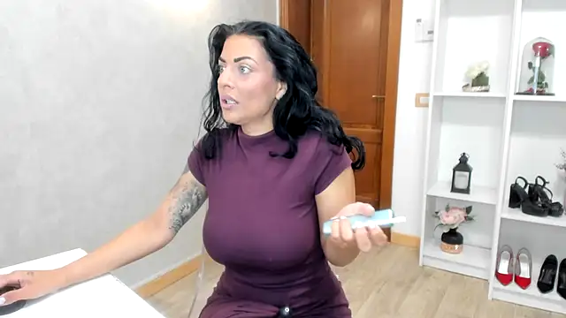 ElisaBaxter online show from 10-04-25, 04:21