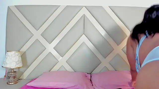 Snapshot of SSCARLETH_ chatting on 02-19-25, 07:05 SSCARLETH  online show from 02-19-25, 07:05