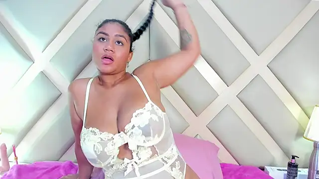 Snapshot of SSCARLETH_ chatting on 03-05-25, 02:34 SSCARLETH  online show from 03-05-25, 02:34