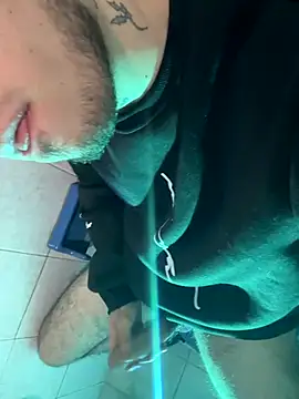 Snapshot of juandaa4558 chatting on 10-08-25, 05:16 juandaa4558 online show from 10-08-25, 05:16