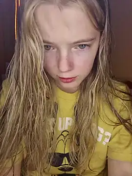 Snapshot of -veranito- chatting on 02-20-25, 03:01 -veranito- online show from 02-20-25, 03:01