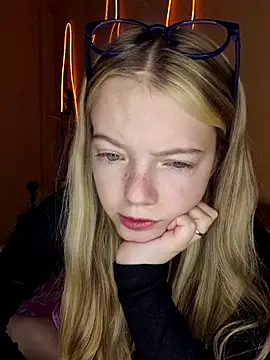 Snapshot of -veranito- chatting on 03-12-25, 03:02 -veranito- online show from 03-12-25, 03:02