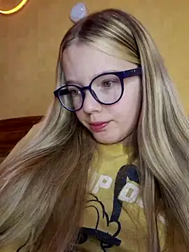 Snapshot of -veranito- chatting on 03-20-25, 03:02 -veranito- online show from 03-20-25, 03:02