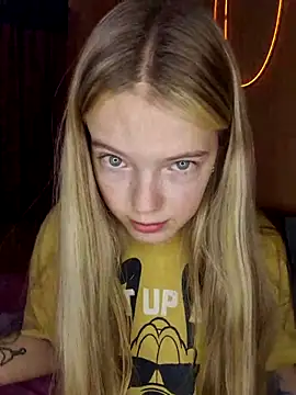 Snapshot of -veranito- chatting on 03-21-25, 03:01 -veranito- online show from 03-21-25, 03:01