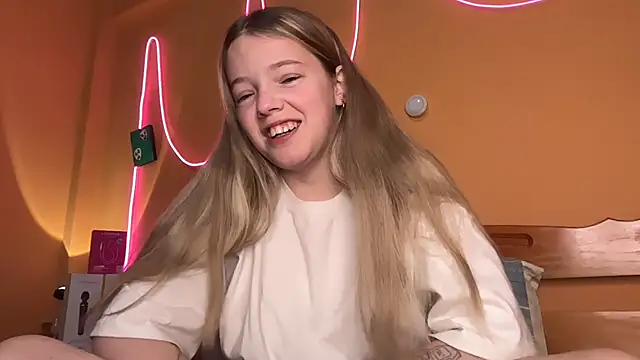 Snapshot of -veranito- chatting on 10-10-25, 03:05 -veranito- online show from 10-10-25, 03:05