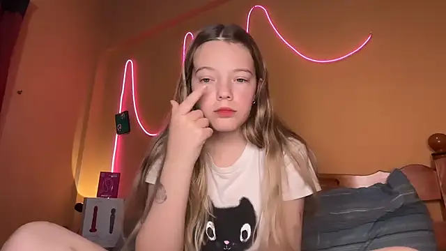 Snapshot of -veranito- chatting on 10-26-25, 03:01 -veranito- online show from 10-26-25, 03:01