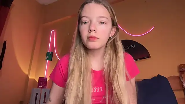 Snapshot of -veranito- chatting on 11-17-25, 03:01 -veranito- online show from 11-17-25, 03:01