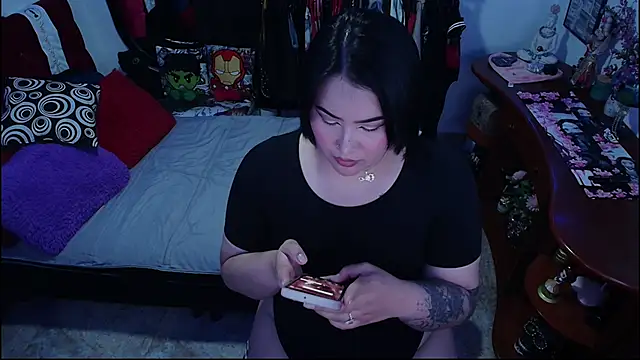 lufek23 online show from 10-05-25, 03:54