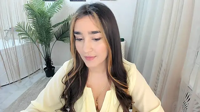 Snapshot of GoldenHeart_1 chatting on 04-30-26, 11:38 GoldenHeart 1 online show from 04-30-26, 11:38