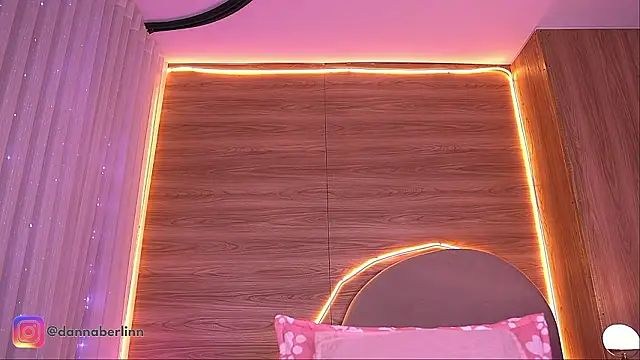 danna berlin  online show from 03-27-26, 07:24