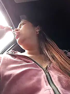 Snapshot of Latina_sexy1 chatting on 10-27-25, 01:04 Latina sexy1 online show from 10-27-25, 01:04