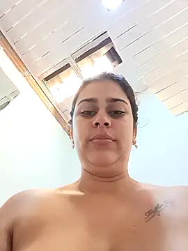 Snapshot of Latina_sexy1 chatting on 11-18-25, 02:32 Latina sexy1 online show from 11-18-25, 02:32