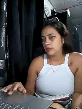 Snapshot of Latina_sexy1 chatting on 02-04-26, 01:00 Latina sexy1 online show from 02-04-26, 01:00