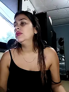 Snapshot of Latina_sexy1 chatting on 02-13-26, 12:34 Latina sexy1 online show from 02-13-26, 12:34