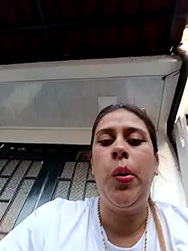 Snapshot of Latina_sexy1 chatting on 04-11-26, 10:14 Latina sexy1 online show from 04-11-26, 10:14