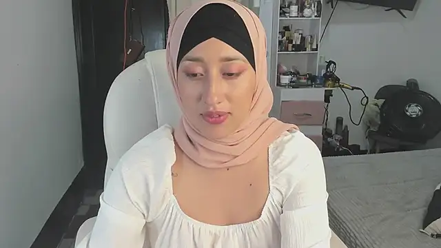 adila anich online show from 01-07-25, 03:24