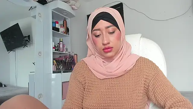 adila anich online show from 09-19-25, 06:30